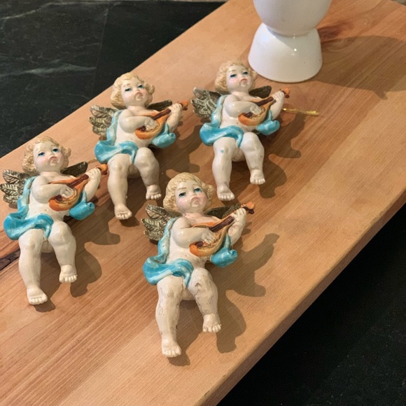 VINTAGE | Set of 4 | Mandolin Playing Cherub Ornaments. - Picture 1 of 9